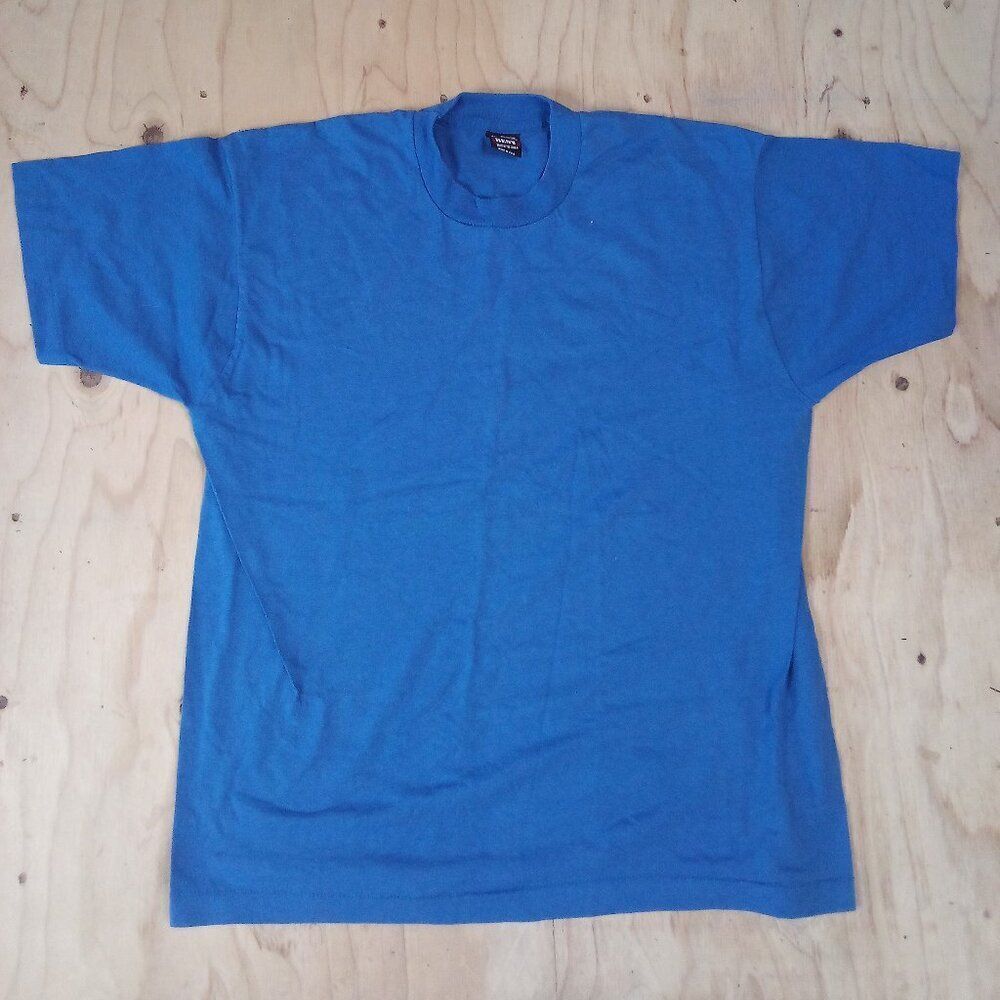 Vintage Fruit of the Loom Blank T-Shirt Blue